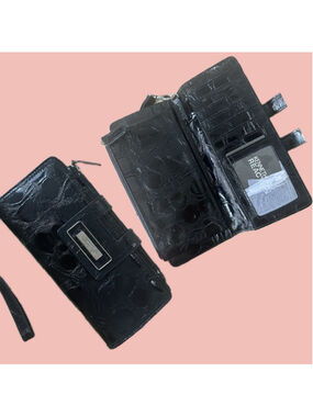 Kenneth Cole Reaction Black Patent Wristlet Wallet – Embossed Clutch